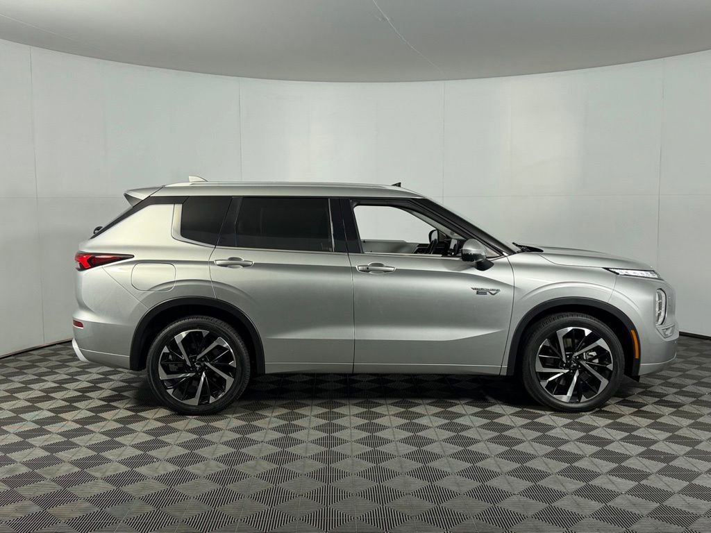 Used 2024 Mitsubishi Outlander SEL AWD/4WD image 5