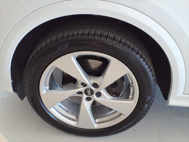 Certified 2025 Audi Q5 Premium Plus w/ Premium Plus AWD/4WD image 8