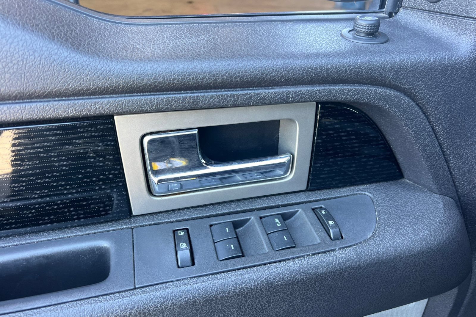 Used 2010 Ford F150 FX4 AWD/4WD image 13