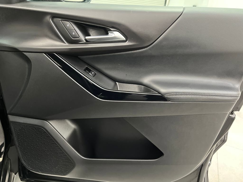 Used 2025 Chevrolet Equinox LT image 24