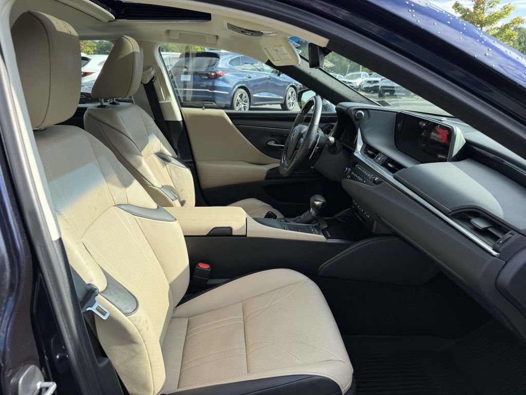 Used 2020 Lexus ES 300h w/ Accessory Package FWD image 14