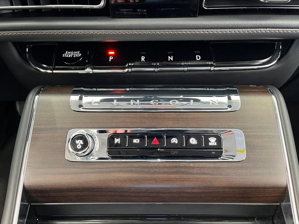 Used 2026 Lincoln Aviator Reserve AWD/4WD image 40