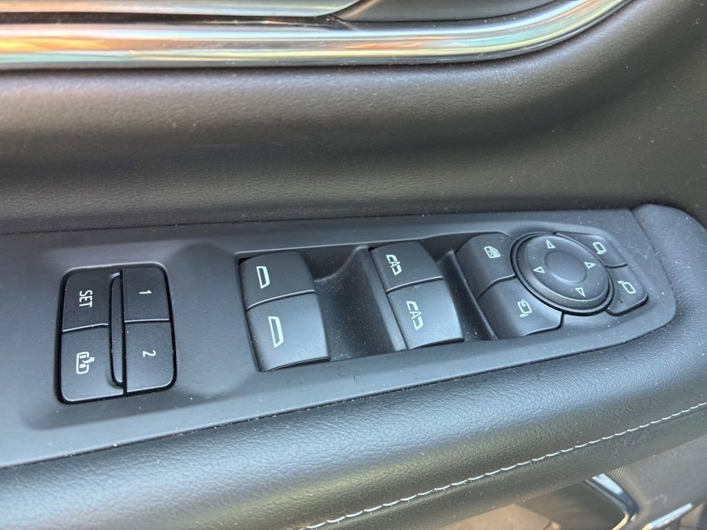 Used 2022 Chevrolet Tahoe LT w/ Luxury Package RWD image 8