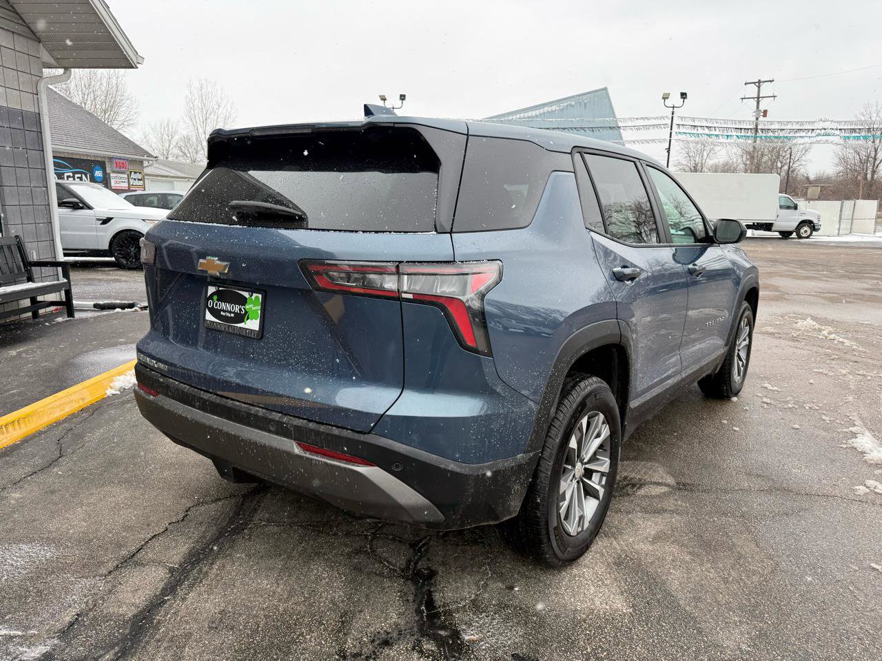Used 2025 Chevrolet Equinox LT image 3