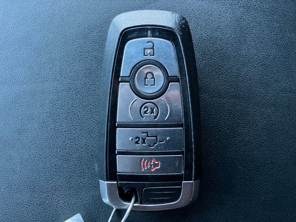 Certified 2022 Ford F250 Platinum w/ FX4 Off-Road Package image 32