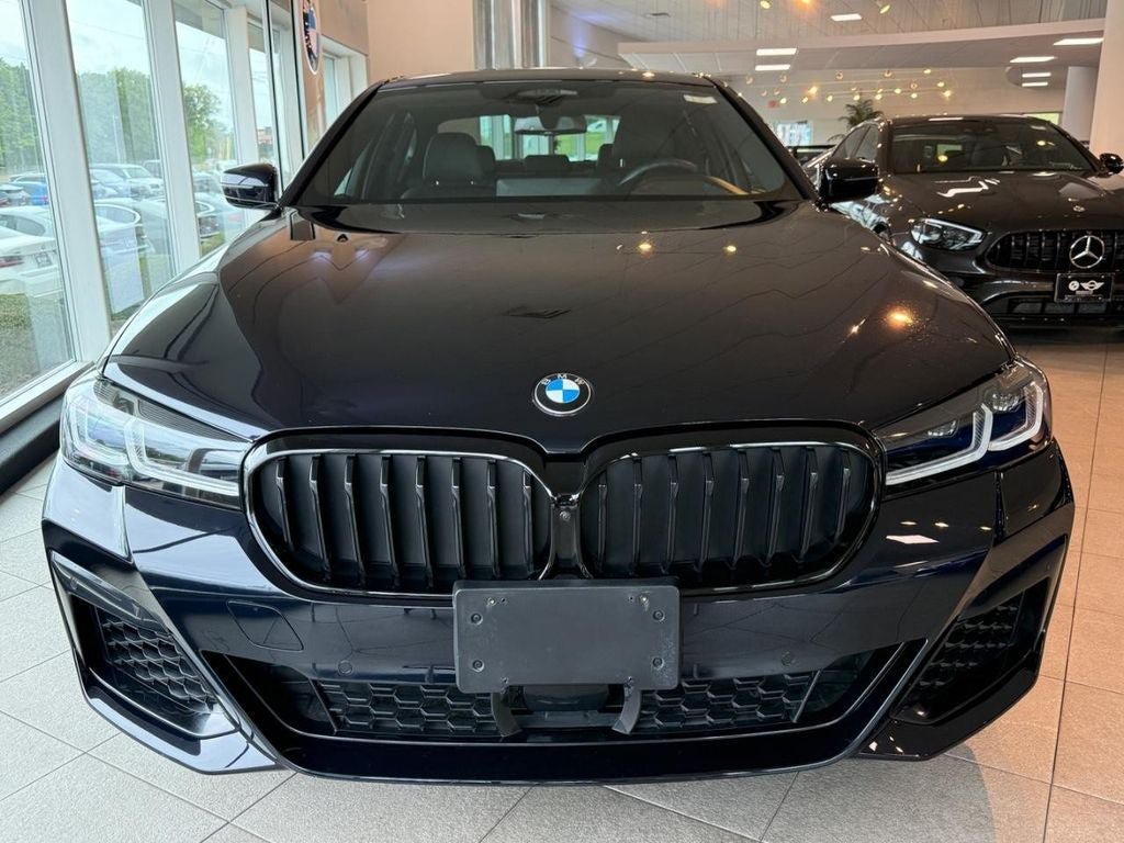 Used 2022 BMW M550i xDrive w/ Dynamic Handling Package AWD/4WD image 2