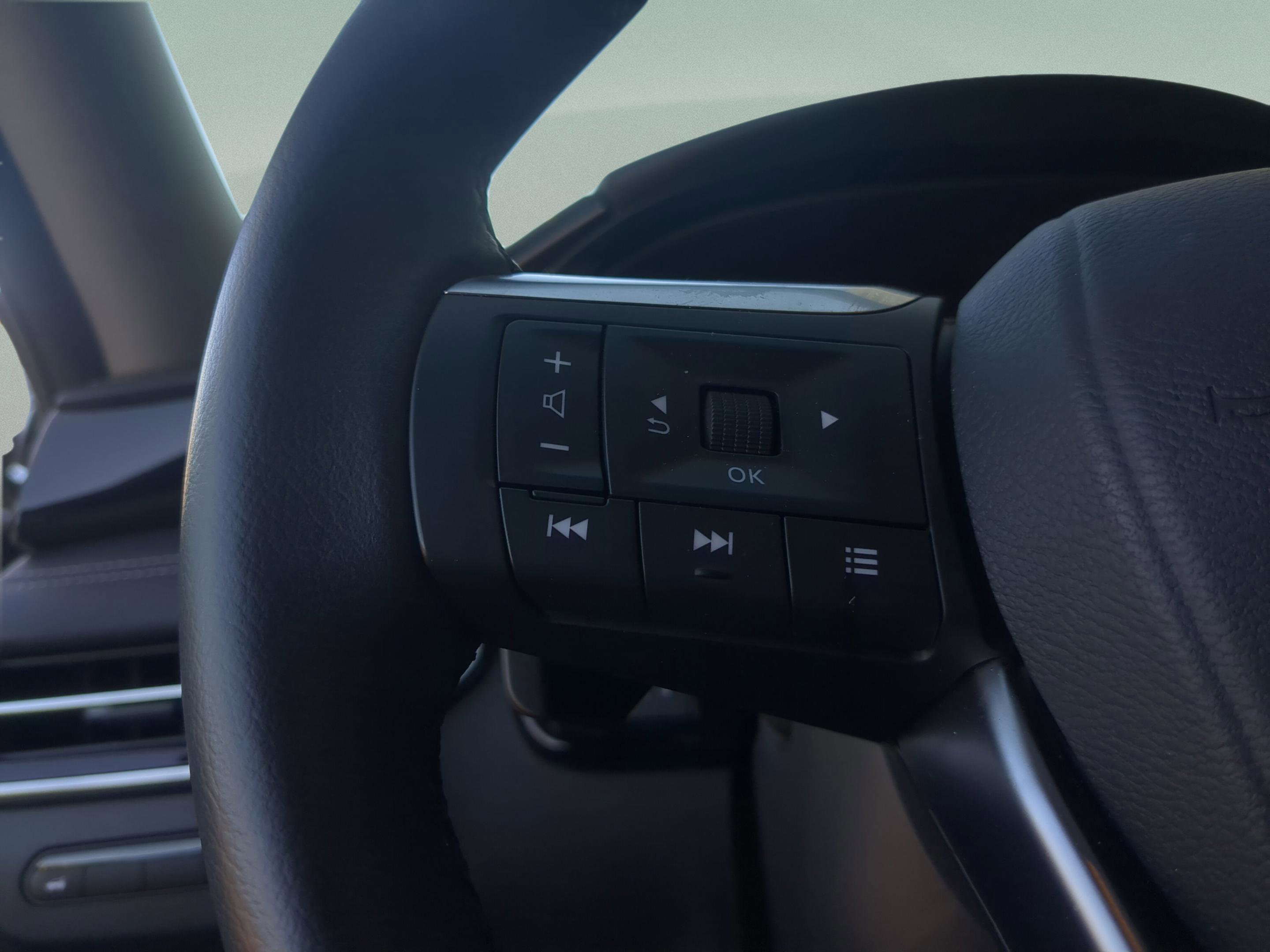 Used 2025 INFINITI QX60 Pure w/ Cargo Package image 16