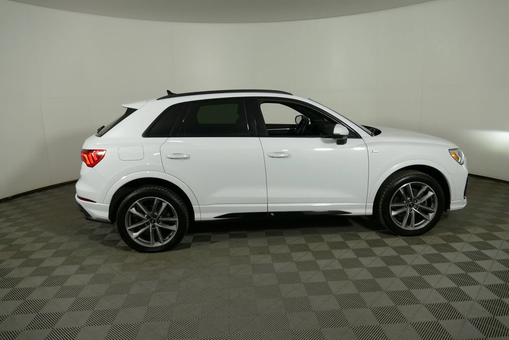 Used 2023 Audi Q3 2.0T Premium Plus w/ Premium Plus Package AWD/4WD image 2