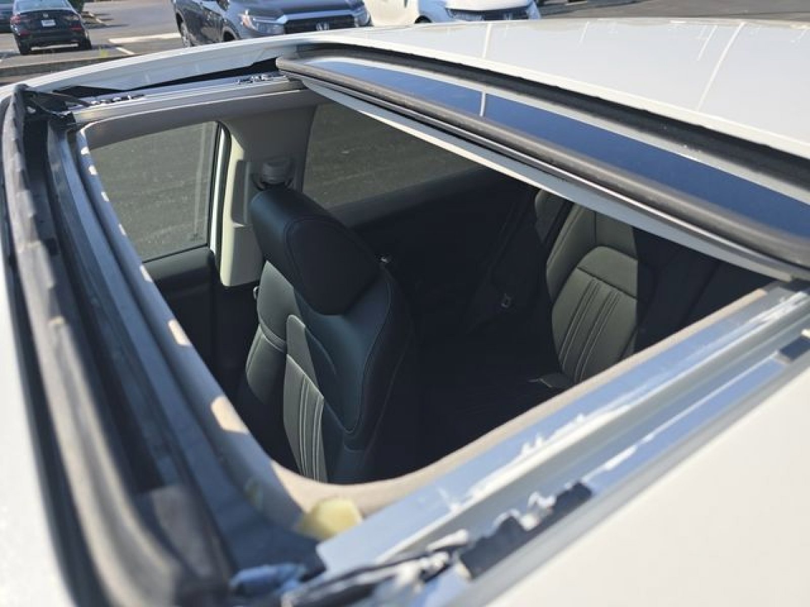 New 2026 Honda HR-V EX-L image 4