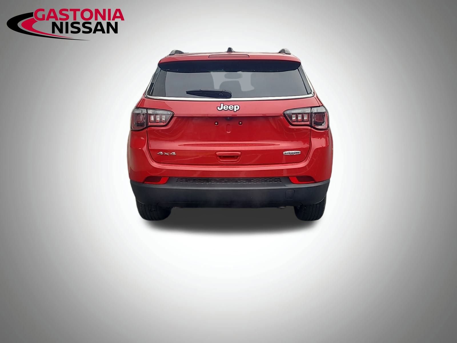 Used 2024 Jeep Compass Latitude image 32