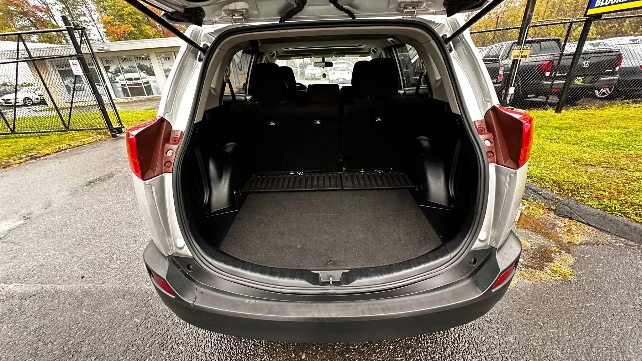 Used 2015 Toyota RAV4 XLE image 9