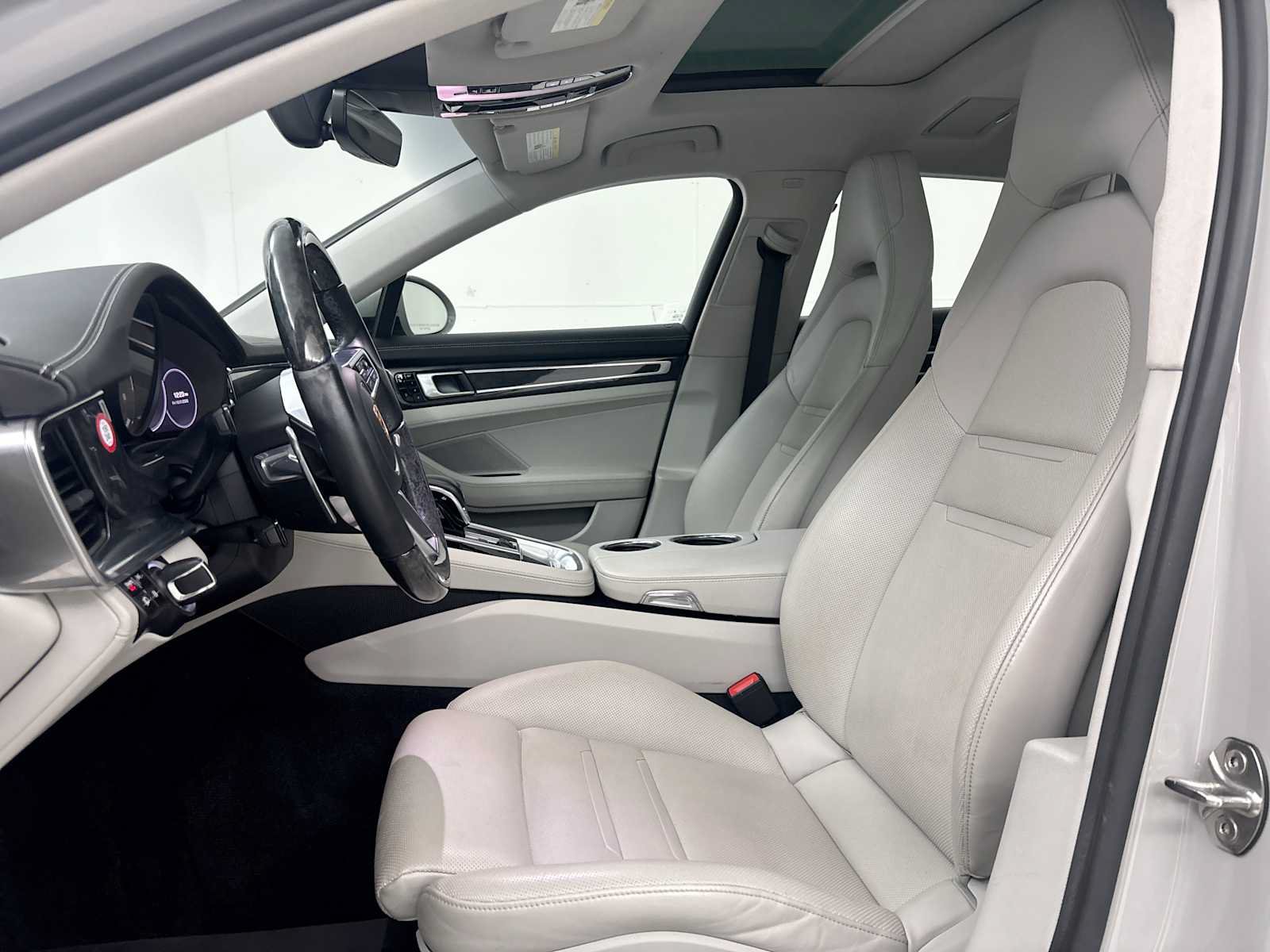 Used 2018 Porsche Panamera 4 Executive AWD/4WD image 13
