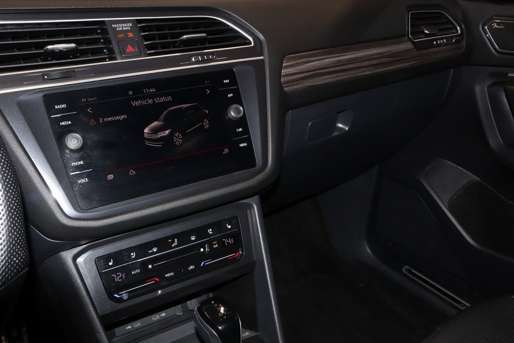 Used 2024 Volkswagen Tiguan SEL R-Line image 30