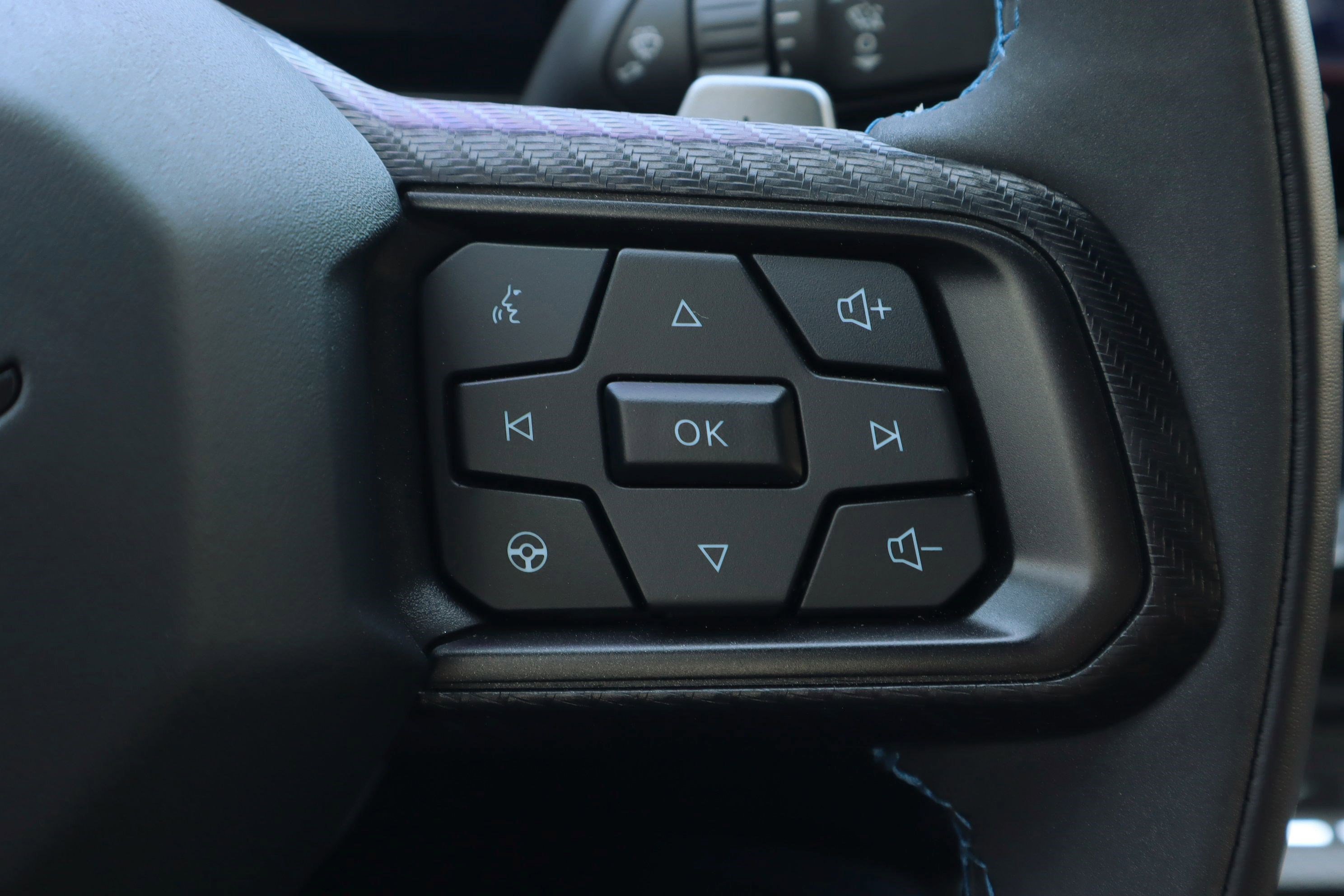 Used 2025 Ford Mustang Dark Horse image 18