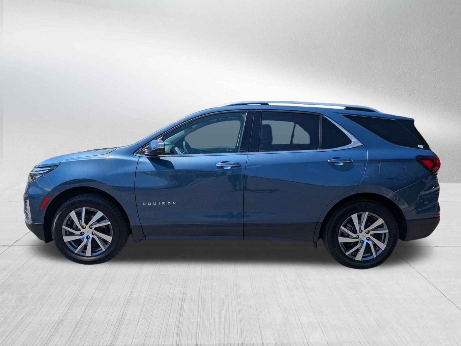 Used 2024 Chevrolet Equinox Premier AWD/4WD image 2