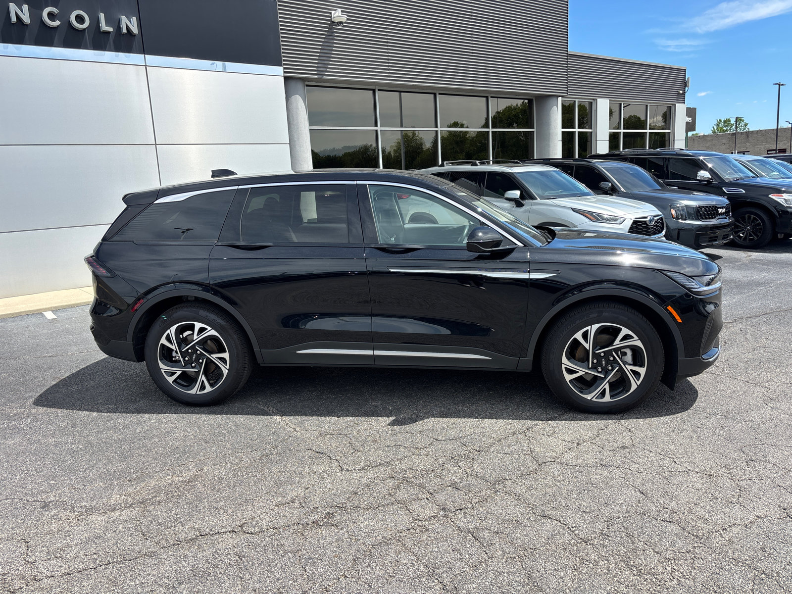New 2026 Lincoln Nautilus Premier AWD/4WD image 8