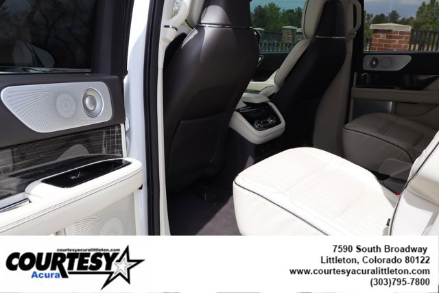 Used 2021 Lincoln Navigator Black Label w/ Special Edition Package AWD/4WD image 28