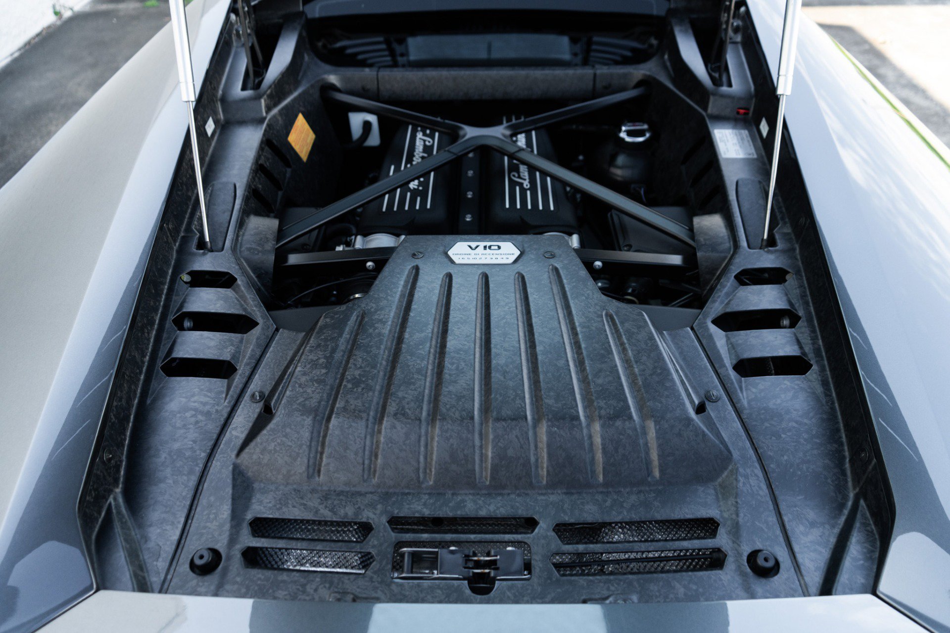 Used 2015 Lamborghini Huracan LP 610-4 AWD/4WD image 37