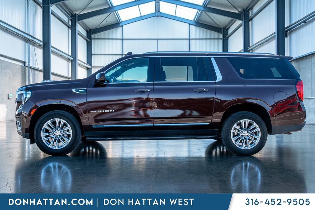 Used 2023 GMC Yukon XL SLT AWD/4WD image 2