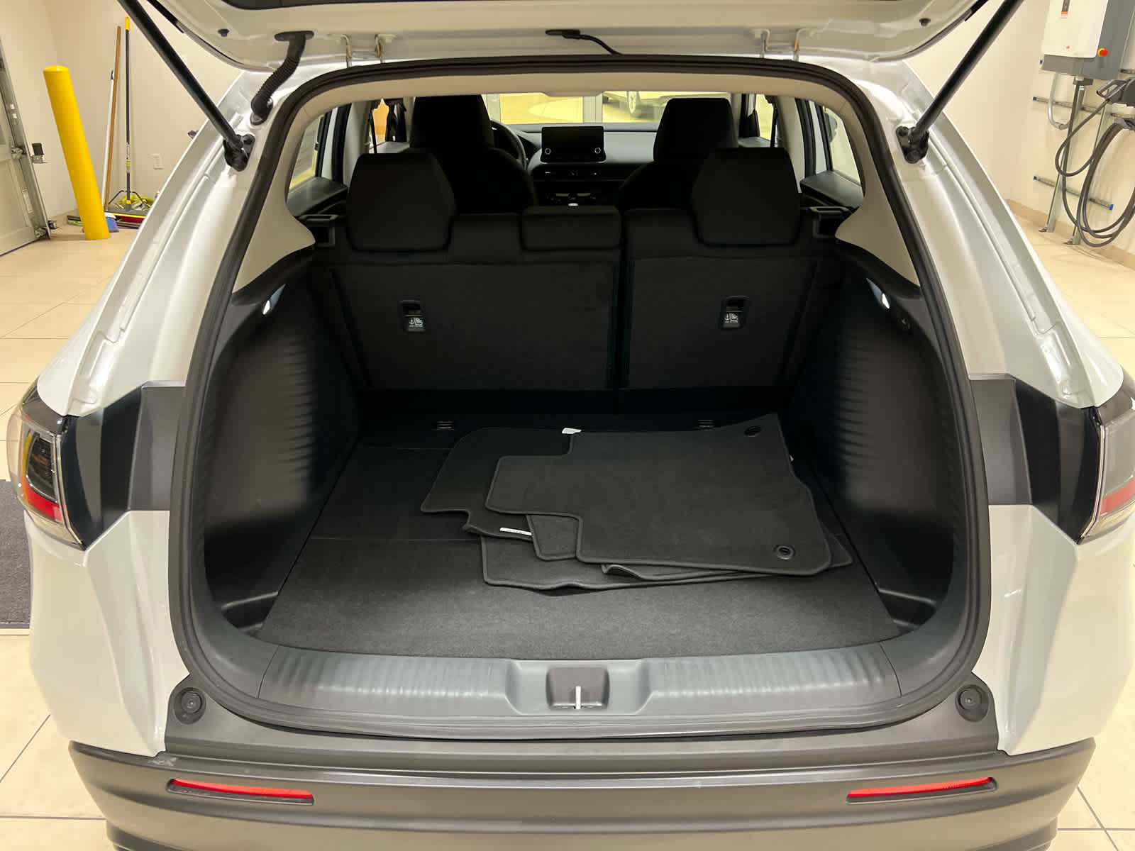 Certified 2023 Honda HR-V LX image 13