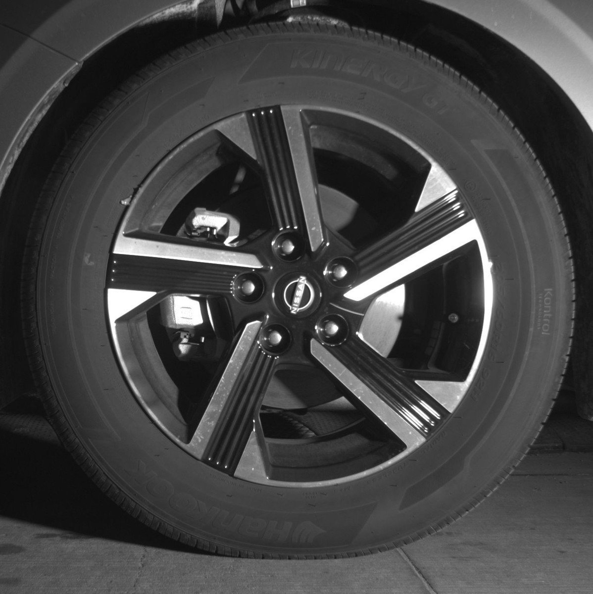 Used 2025 Nissan Sentra SV FWD image 12