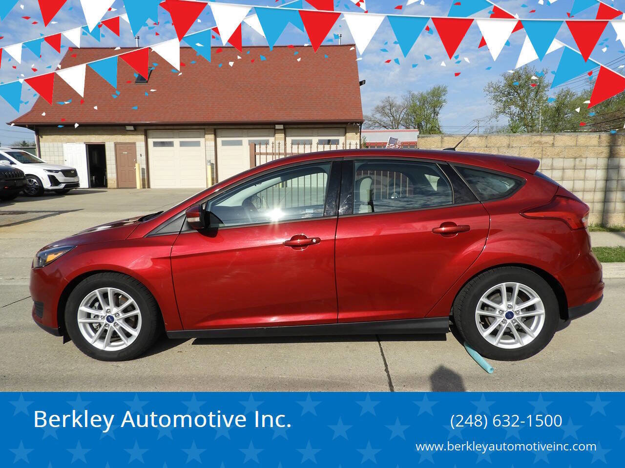 Used 2016 Ford Focus SE image 1