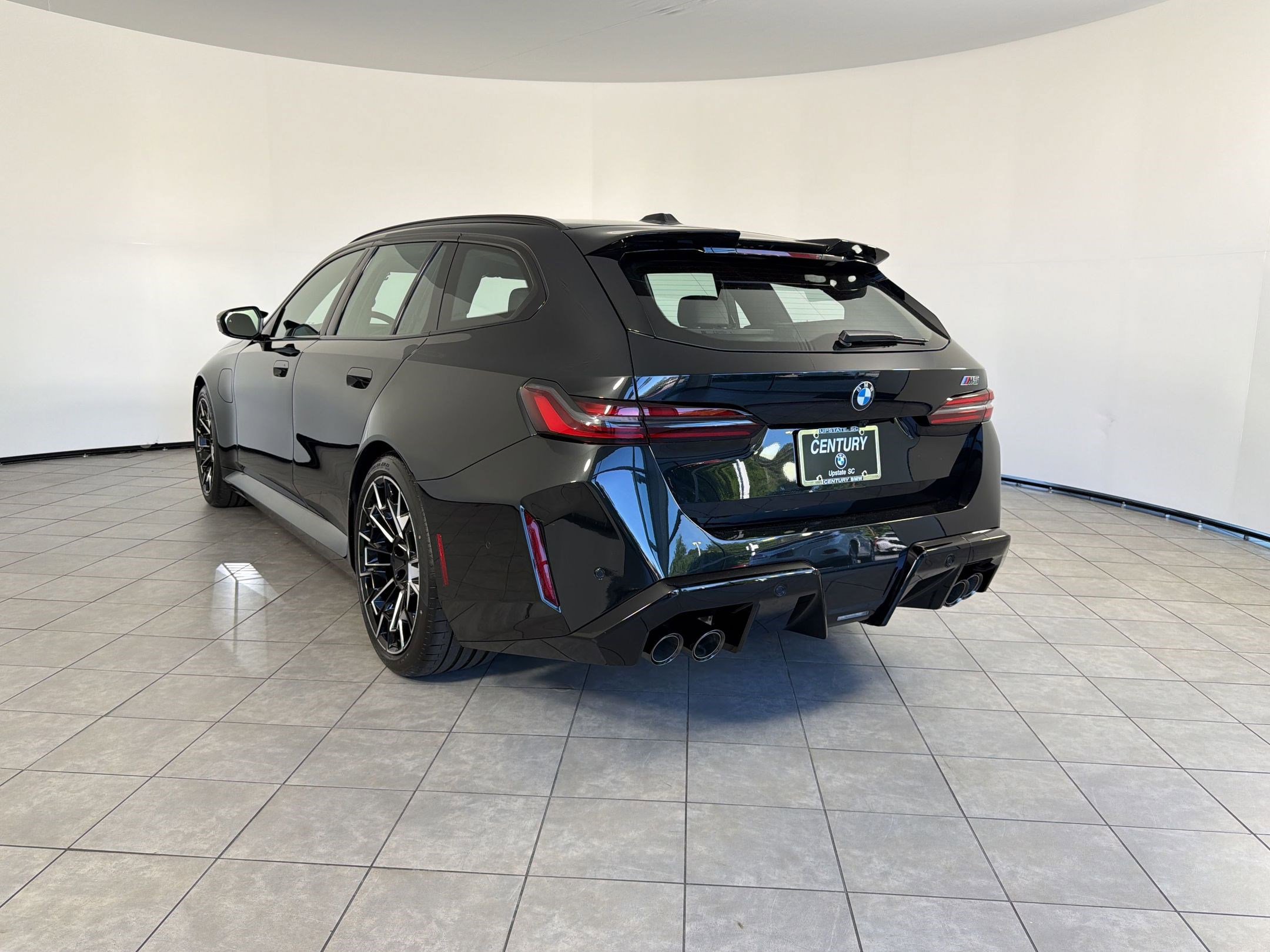 New 2027 BMW M5 Touring AWD/4WD image 3