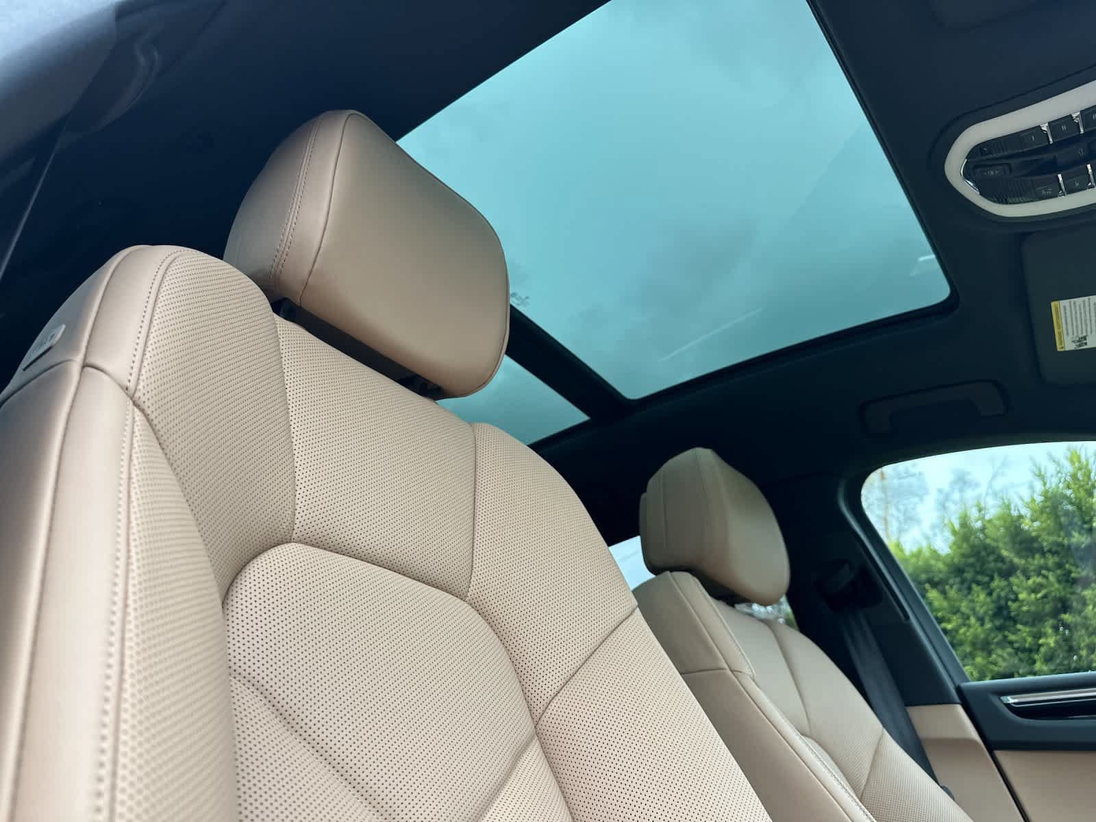 New 2026 Porsche Macan AWD/4WD image 18