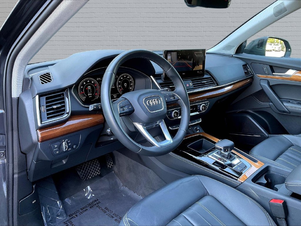 Used 2023 Audi Q5 2.0T Premium Plus w/ Premium Plus Package AWD/4WD image 12