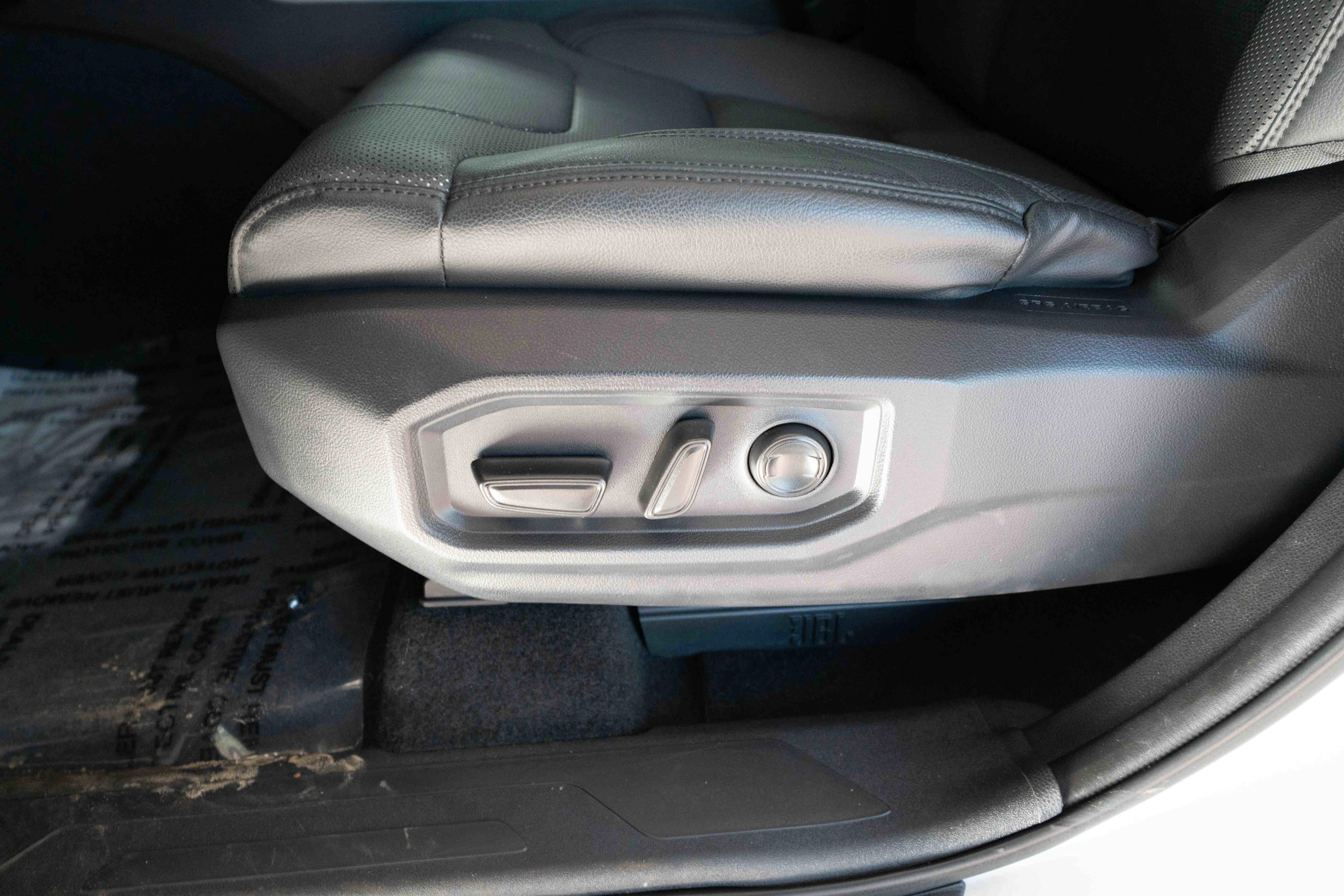 Used 2022 Toyota Tundra Limited w/ TRD Off-Road Package image 12