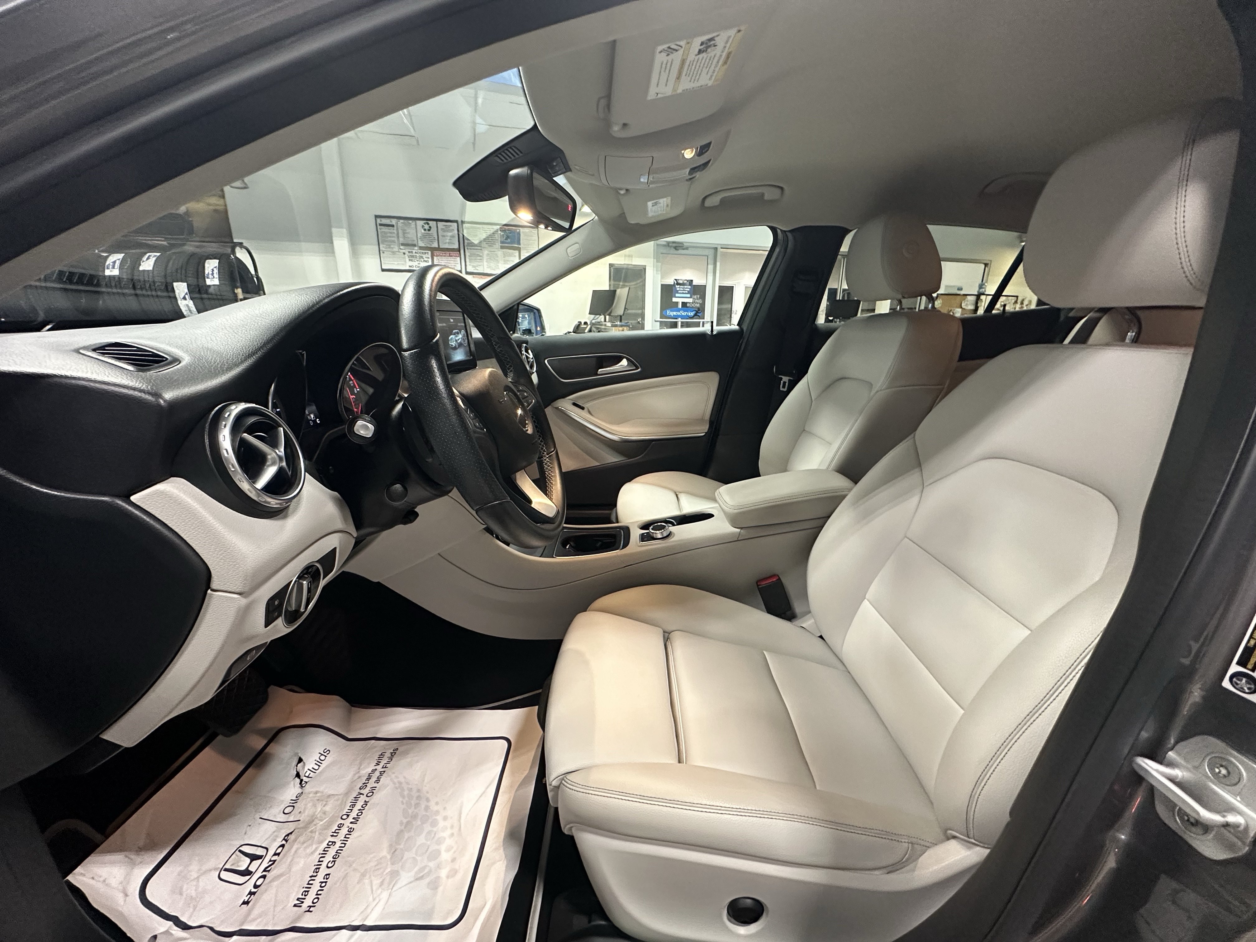 Used 2016 Mercedes-Benz GLA 250 4MATIC image 10