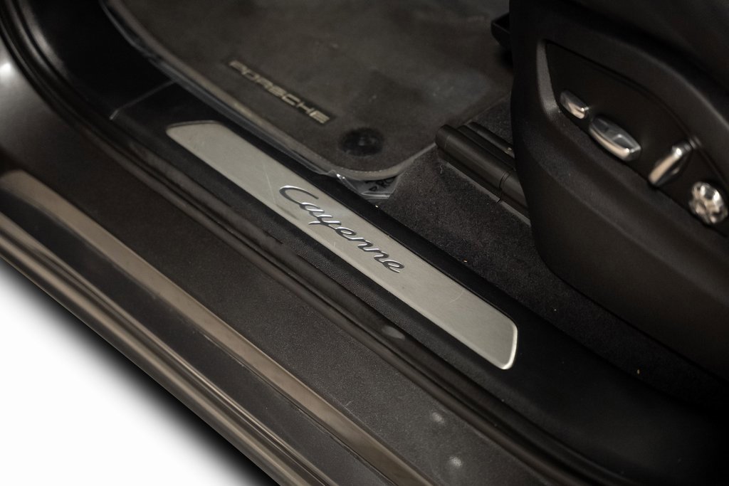 Used 2021 Porsche Cayenne Coupe image 65