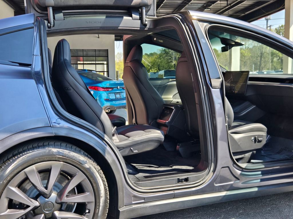 Used 2022 Tesla Model X Plaid image 16