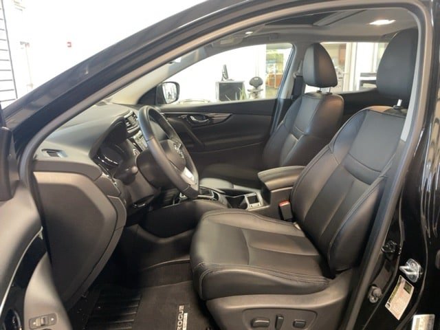 Used 2018 Nissan Rogue Sport SL w/ SL Premium Package AWD/4WD image 25