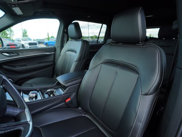 New 2026 Jeep Grand Cherokee L Limited w/ Limited Altitude Package AWD/4WD image 36