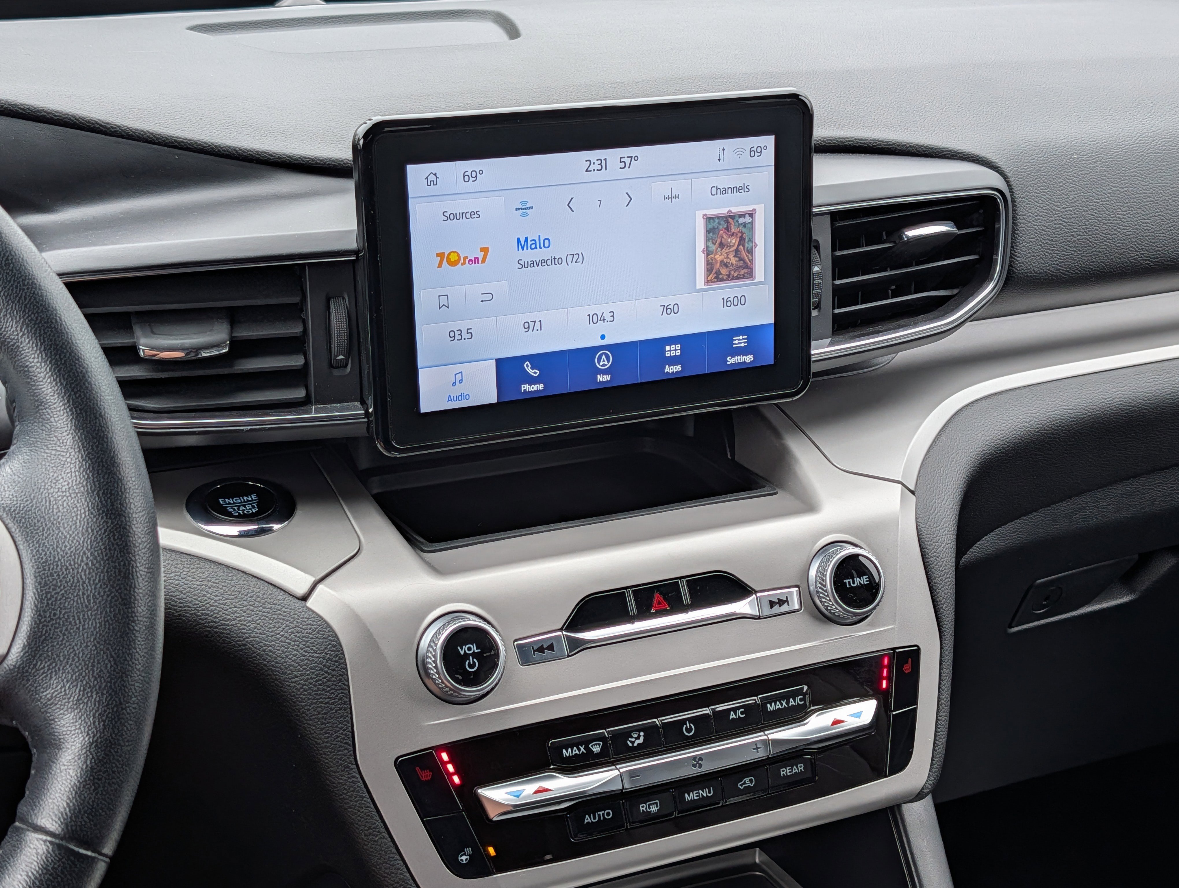 Used 2023 Ford Explorer XLT w/ Equipment Group 202A image 18