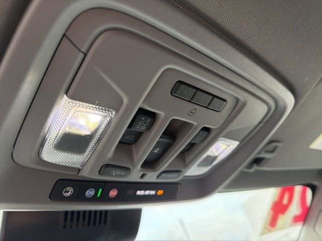 Used 2024 GMC Sierra 3500 Denali w/ Denali Reserve Package image 41