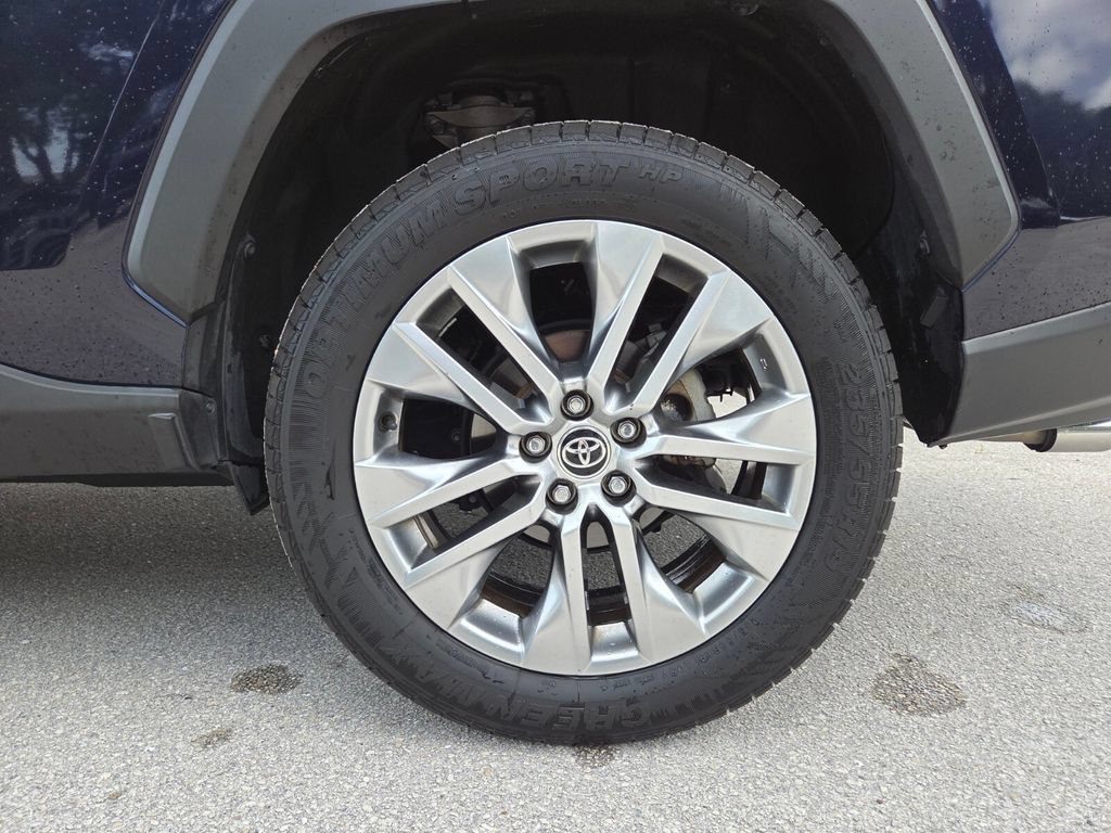 Used 2022 Toyota RAV4 XLE Premium FWD image 21