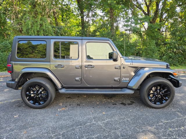Used 2022 Jeep Wrangler Unlimited Sahara w/ Cold Weather Group AWD/4WD image 5
