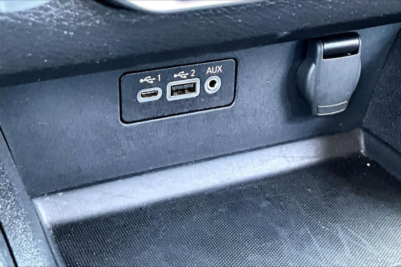 Used 2025 Nissan Altima 2.5 SV FWD image 36