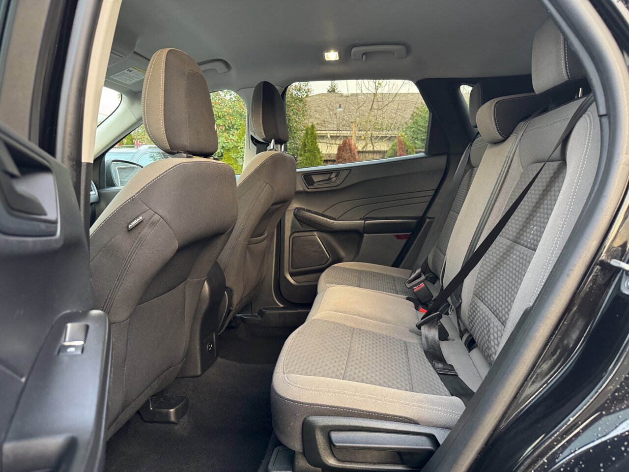 Used 2022 Ford Escape SE image 13