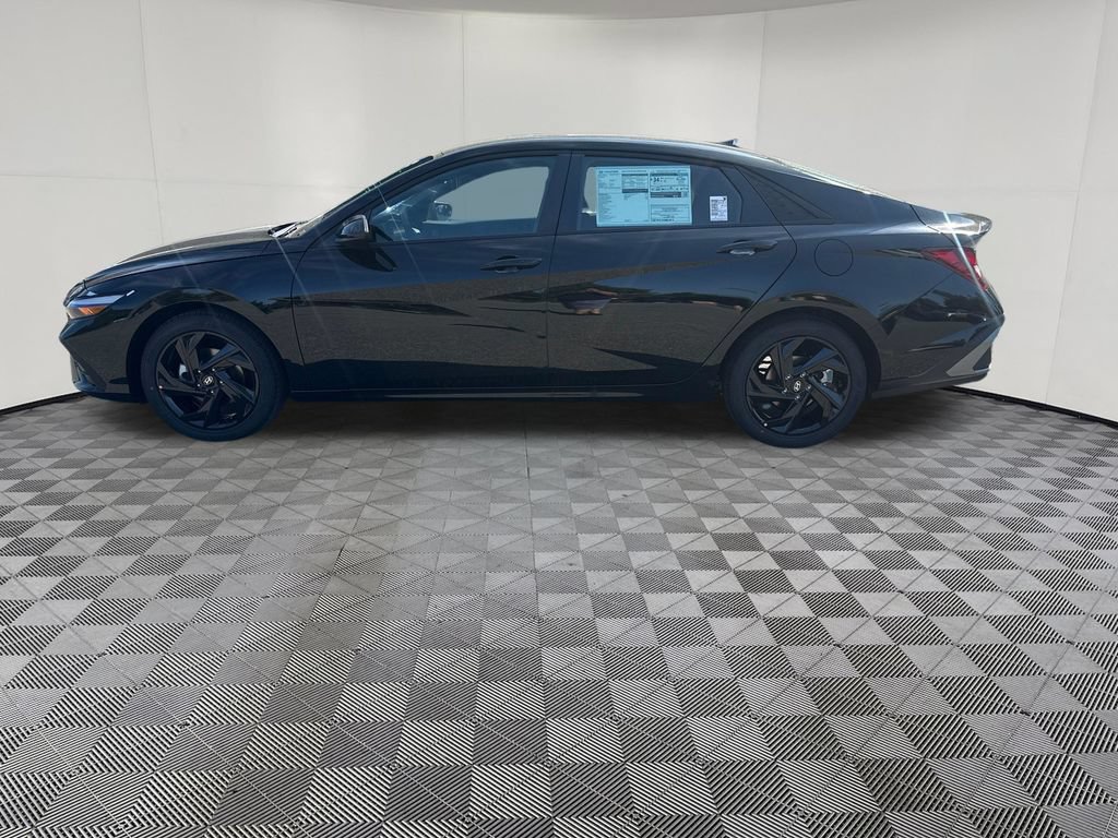 New 2026 Hyundai Elantra SEL Sport FWD image 9