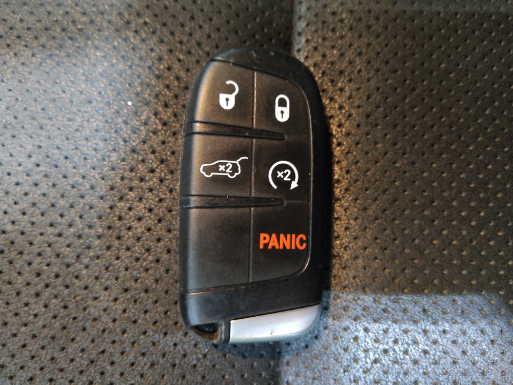 Used 2018 Jeep Grand Cherokee Altitude AWD/4WD image 32