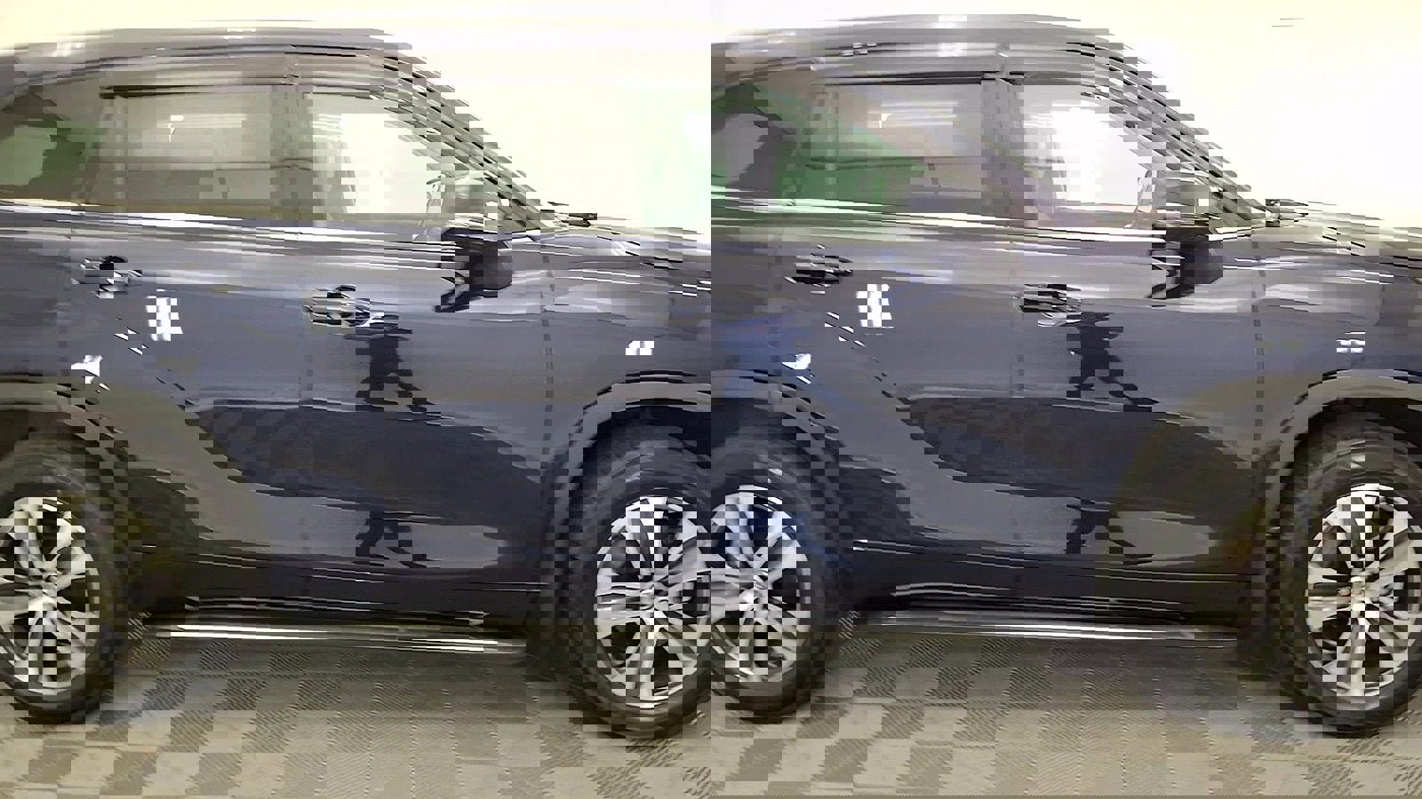 Used 2022 Toyota Highlander XLE image 5