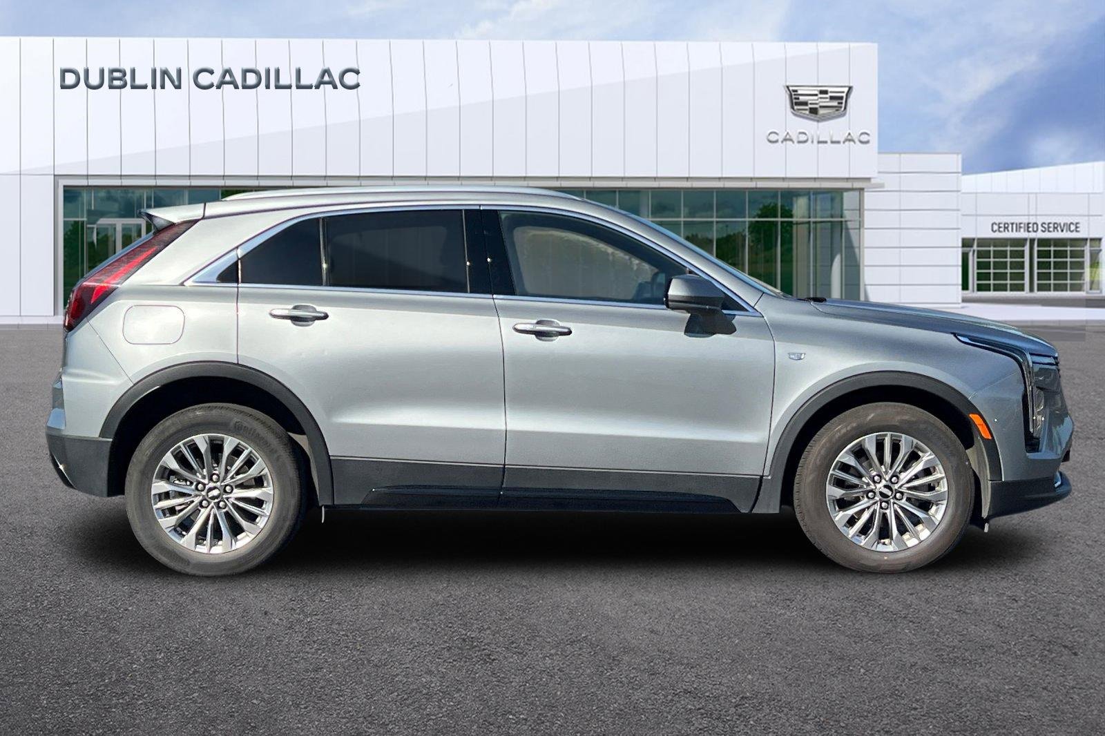 Certified 2024 Cadillac XT4 Premium Luxury image 3