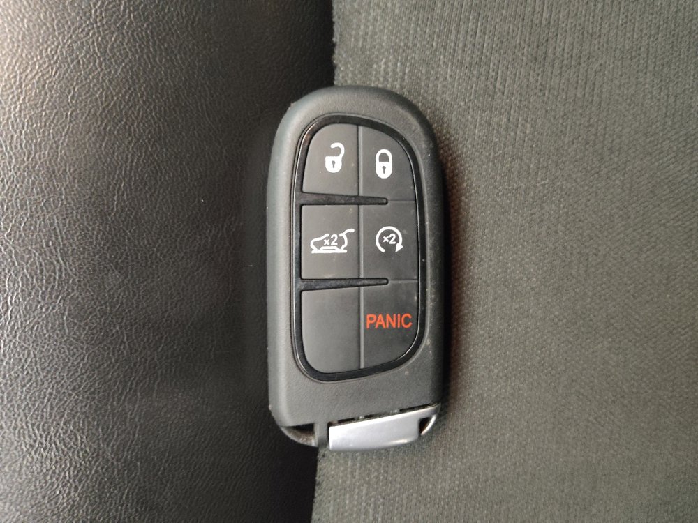 Used 2019 Jeep Cherokee Latitude Plus w/ Cold Weather Group image 32