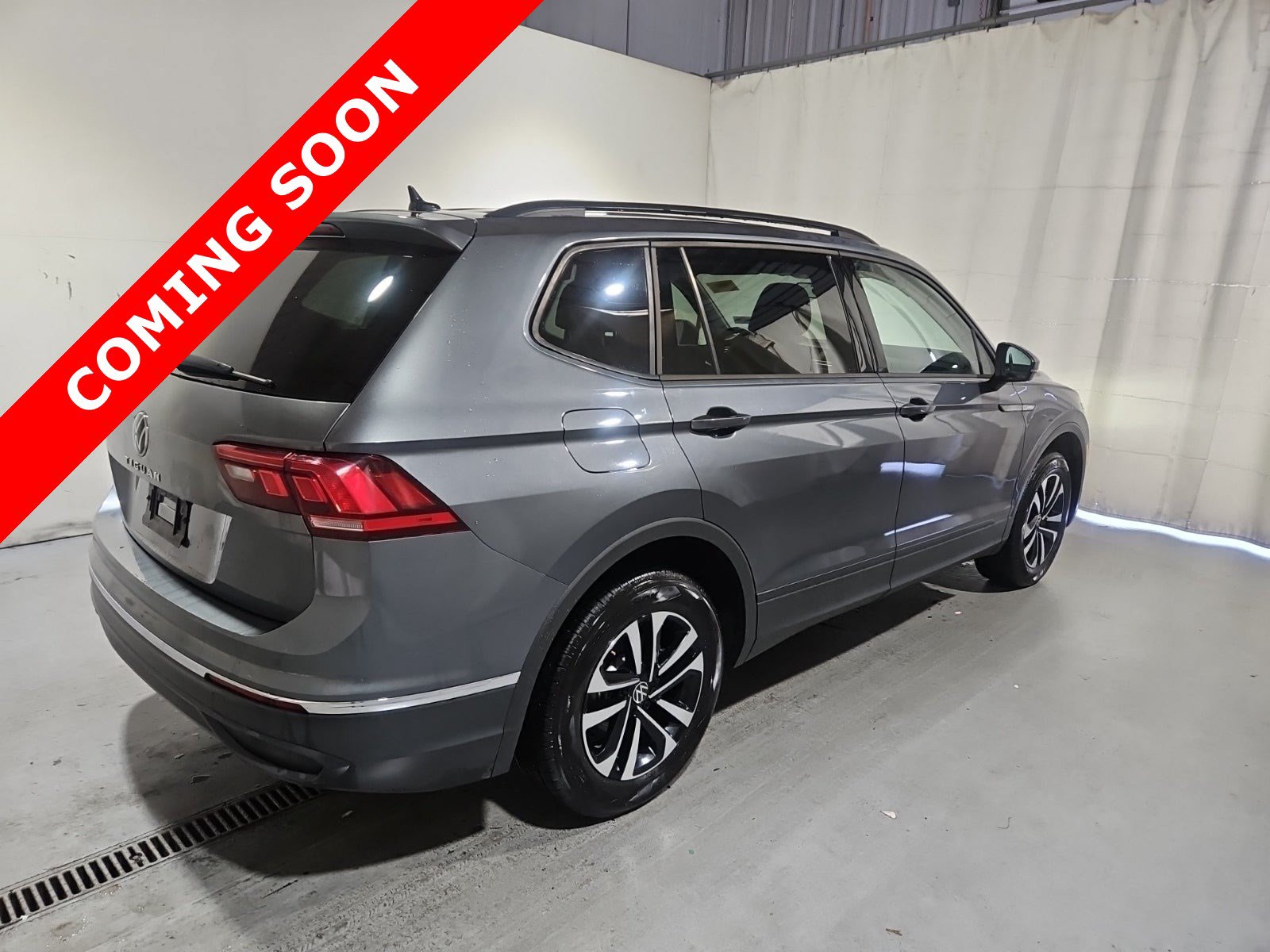 Used 2022 Volkswagen Tiguan S FWD image 5
