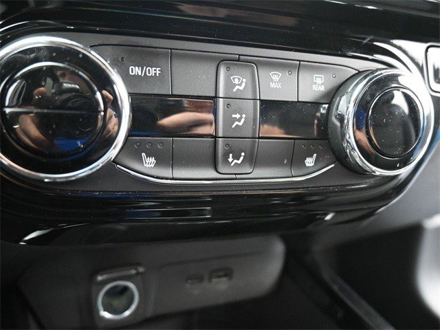 Certified 2025 Chevrolet Trax RS w/ Sunroof Package image 27