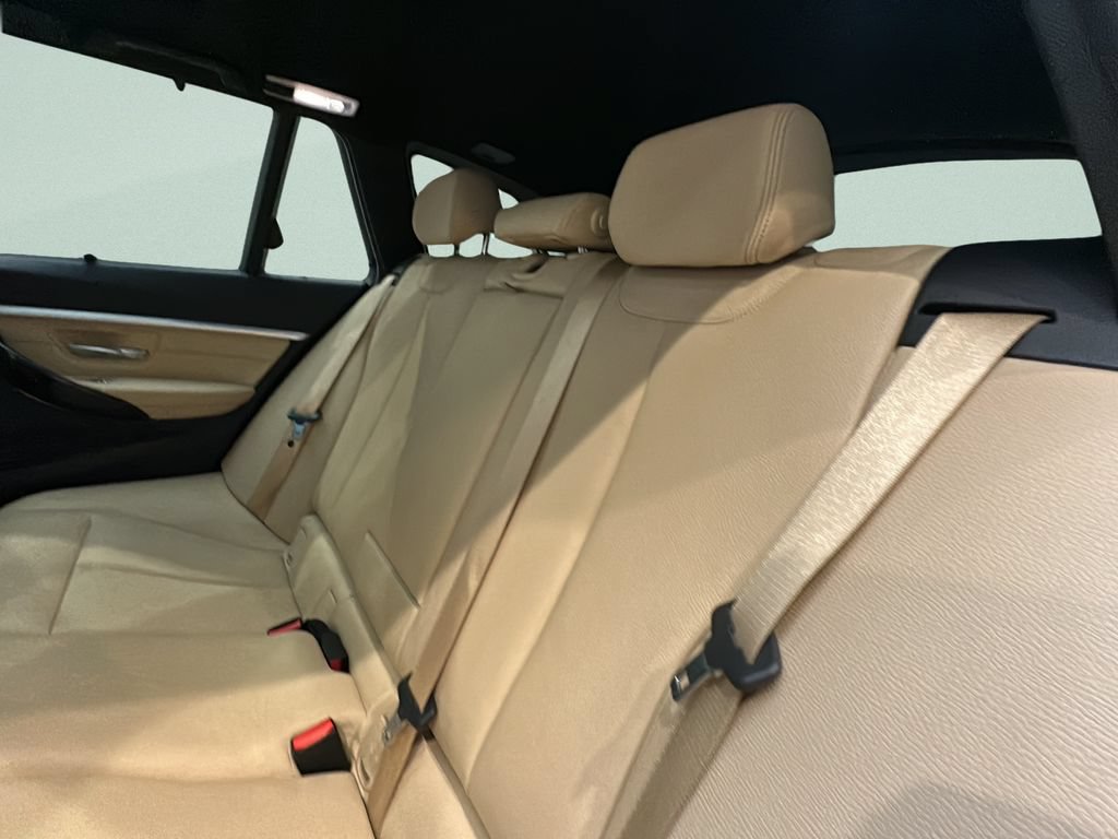 Used 2017 BMW 330i xDrive Wagon AWD/4WD image 13