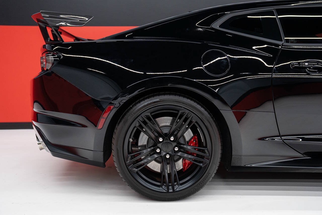 Used 2021 Chevrolet Camaro ZL1 RWD image 46